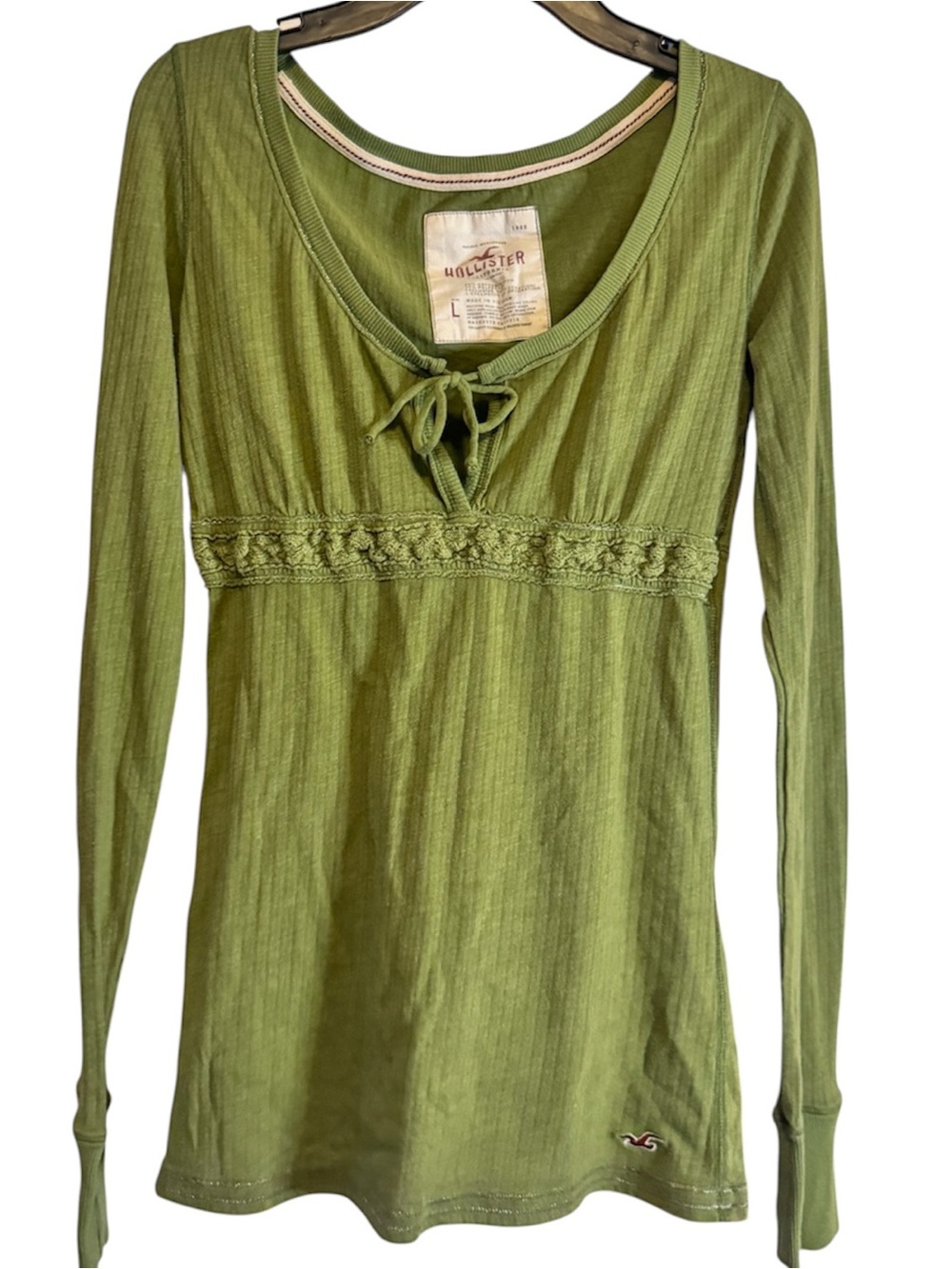 Hollister Women's Babydoll Long-Sleeve Scoop Neck Top in Olive Green Large